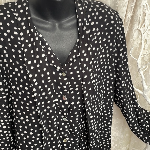 Polka Dots & Lightweight & Tie at Neck & Button Front  and Cuffs, - Picture 4 of 9